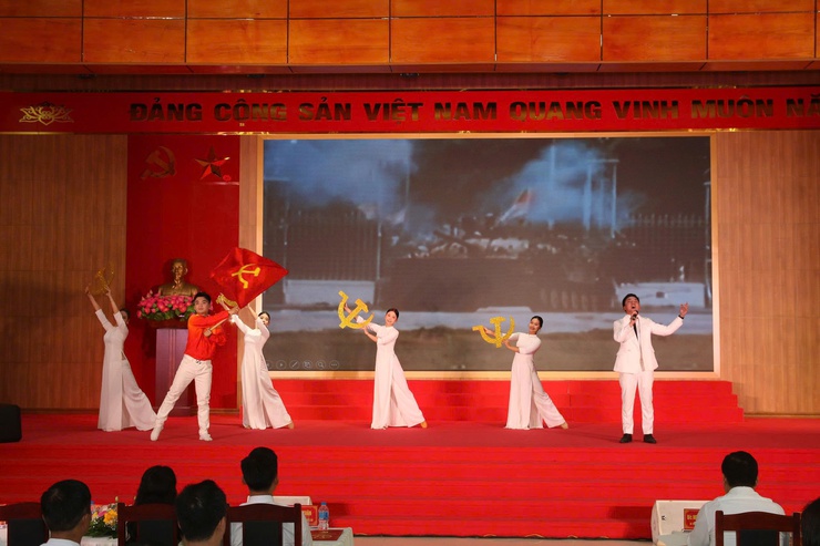 Phường Thanh Liệt sơ kết 1 năm vận hành chính quyền địa phương 2 cấp và tổng kết Cuộc thi chính luận về bảo vệ nền tảng tư tưởng của Đảng lần thứ I năm 2026- Ảnh 5.