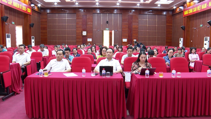 Hội nghị tổng kết Hội thi Báo cáo viên, Tuyên truyền viên giỏi; tổng kết, trao giải Cuộc thi chính luận về bảo vệ nền tảng tư tưởng của Đảng lần thứ sáu, năm 2026 và triển khai Đề án sắp xếp chi bộ thôn thuộc Đảng bộ- Ảnh 1.