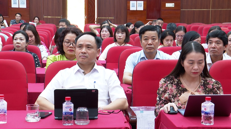 Hội nghị tổng kết Hội thi Báo cáo viên, Tuyên truyền viên giỏi; tổng kết, trao giải Cuộc thi chính luận về bảo vệ nền tảng tư tưởng của Đảng lần thứ sáu, năm 2026 và triển khai Đề án sắp xếp chi bộ thôn thuộc Đảng bộ- Ảnh 4.