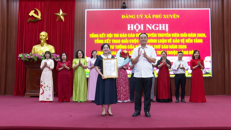 Hội nghị tổng kết Hội thi Báo cáo viên, Tuyên truyền viên giỏi; tổng kết, trao giải Cuộc thi chính luận về bảo vệ nền tảng tư tưởng của Đảng lần thứ sáu, năm 2026 và triển khai Đề án sắp xếp chi bộ thôn thuộc Đảng bộ- Ảnh 6.