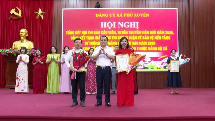 Hội nghị tổng kết Hội thi Báo cáo viên, Tuyên truyền viên giỏi; tổng kết, trao giải Cuộc thi chính luận về bảo vệ nền tảng tư tưởng của Đảng lần thứ sáu, năm 2026 và triển khai Đề án sắp xếp chi bộ thôn thuộc Đảng bộ- Ảnh 7.