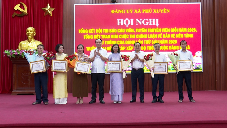 Hội nghị tổng kết Hội thi Báo cáo viên, Tuyên truyền viên giỏi; tổng kết, trao giải Cuộc thi chính luận về bảo vệ nền tảng tư tưởng của Đảng lần thứ sáu, năm 2026 và triển khai Đề án sắp xếp chi bộ thôn thuộc Đảng bộ- Ảnh 5.