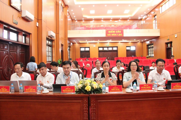 HĐND xã Hòa Lạc khai mạc Kỳ họp thứ Hai, quyết nghị nhiều nội dung quan trọng cho giai đoạn phát triển mới- Ảnh 4.
