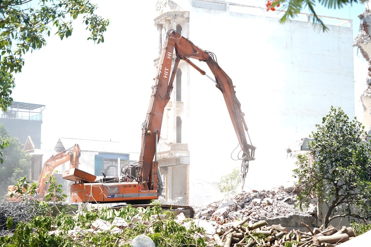 Bí thư Đảng ủy phường Chương Mỹ - Phí Minh Hải kiểm tra, đôn đốc công tác giải phóng mặt bằng Dự án cải tạo, nâng cấp quốc lộ 6- Ảnh 12.