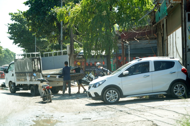 Bí thư Đảng ủy phường Chương Mỹ - Phí Minh Hải kiểm tra, đôn đốc công tác giải phóng mặt bằng Dự án cải tạo, nâng cấp quốc lộ 6- Ảnh 22.