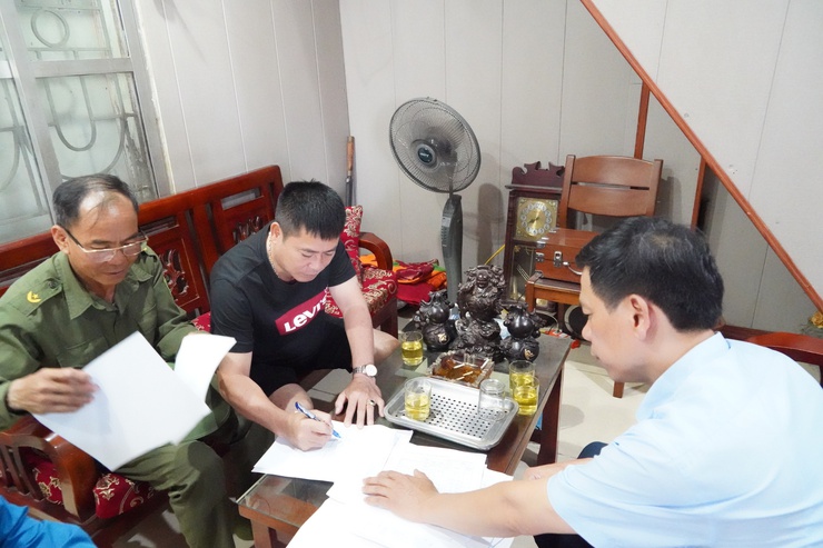 Bí thư Đảng ủy phường Chương Mỹ - Phí Minh Hải kiểm tra, đôn đốc công tác giải phóng mặt bằng Dự án cải tạo, nâng cấp quốc lộ 6- Ảnh 10.