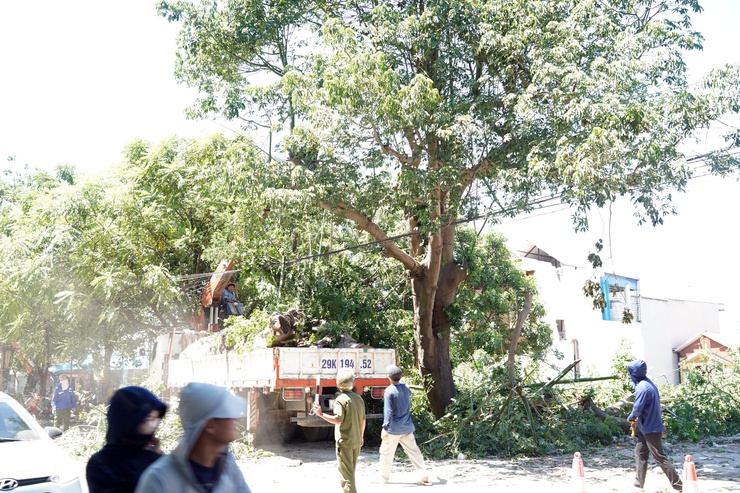 Bí thư Đảng ủy phường Chương Mỹ - Phí Minh Hải kiểm tra, đôn đốc công tác giải phóng mặt bằng Dự án cải tạo, nâng cấp quốc lộ 6- Ảnh 13.