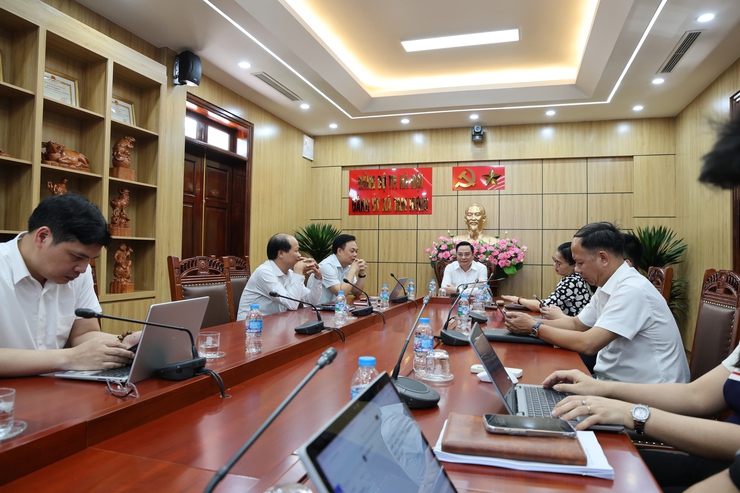 Xã Tam Hưng tham dự hội nghị trực tuyến triển khai Nghị quyết số 57-NQ/TW về phát triển khoa học, công nghệ, đổi mới sáng tạo và chuyển đổi số- Ảnh 1.