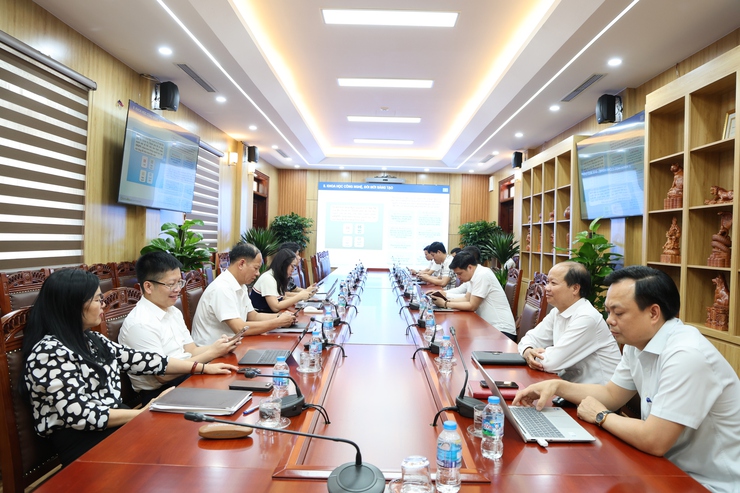 Xã Tam Hưng tham dự hội nghị trực tuyến triển khai Nghị quyết số 57-NQ/TW về phát triển khoa học, công nghệ, đổi mới sáng tạo và chuyển đổi số- Ảnh 3.