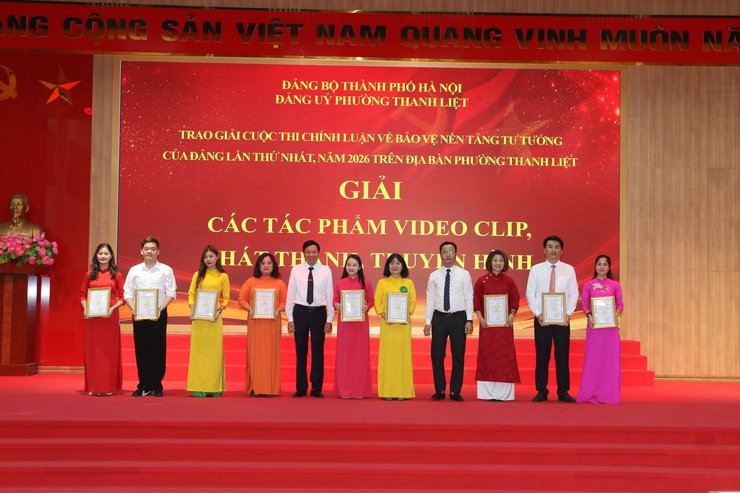 Phường Thanh Liệt sơ kết 1 năm vận hành chính quyền địa phương 2 cấp và tổng kết Cuộc thi chính luận về bảo vệ nền tảng tư tưởng của Đảng lần thứ I năm 2026- Ảnh 24.