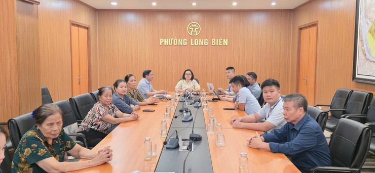 Uỷ ban MTTQ Việt Nam phường Long Biên tiếp sóng trực tuyến Hội nghị quán triệt Nghị quyết Đại hội đại biểu toàn quốc MTTQ Việt Nam lần thứ XI- Ảnh 1.
