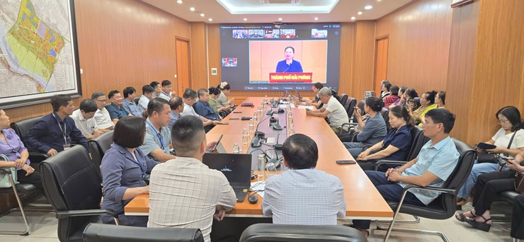 Uỷ ban MTTQ Việt Nam phường Long Biên tiếp sóng trực tuyến Hội nghị quán triệt Nghị quyết Đại hội đại biểu toàn quốc MTTQ Việt Nam lần thứ XI- Ảnh 2.