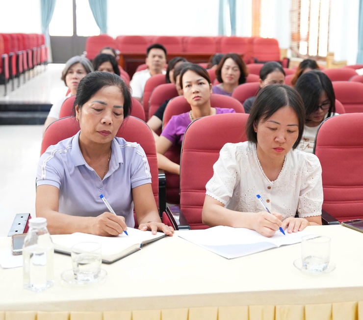 Sơn Đồng tiếp sóng hội nghị trực tuyến triển khai tập huấn công tác khám sức khỏe định kỳ, khám sàng lọc miễn phí cho người dân năm 2026- Ảnh 3.