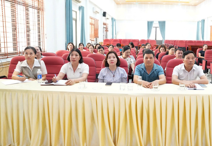 Sơn Đồng tiếp sóng hội nghị trực tuyến triển khai tập huấn công tác khám sức khỏe định kỳ, khám sàng lọc miễn phí cho người dân năm 2026- Ảnh 4.