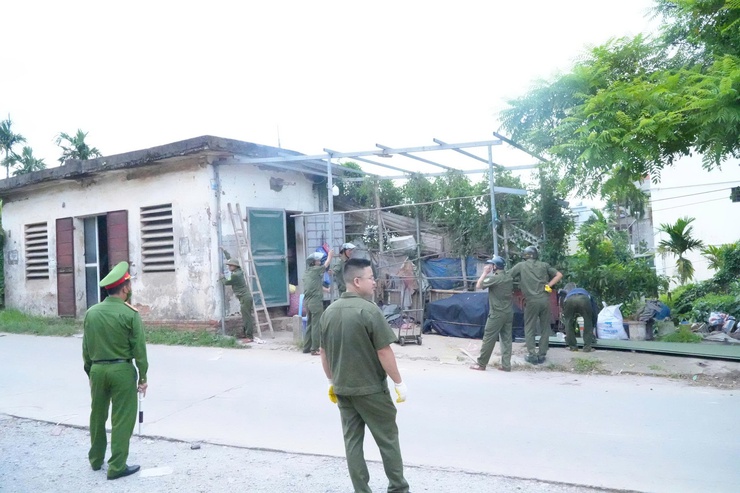 XÃ DÂN HÒA RA QUÂN GIẢI TỎA CHỢ CÓC DỐC MỌC, LẬP LẠI TRẬT TỰ ĐÔ THỊ VÀ AN TOÀN GIAO THÔNG- Ảnh 3.