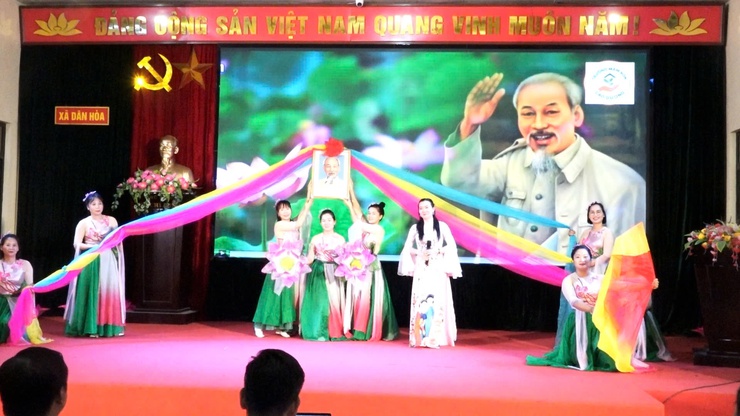 XÃ DÂN HÒA BIỂU DƯƠNG 27 GIA ĐÌNH VĂN HÓA TIÊU BIỂU NHÂN KỶ NIỆM 25 NĂM NGÀY GIA ĐÌNH VIỆT NAM

- Ảnh 11.