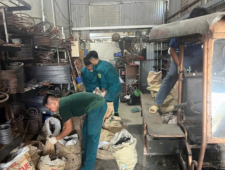 Bí thư Đảng ủy phường Chương Mỹ - Phí Minh Hải kiểm tra, đôn đốc công tác giải phóng mặt bằng Dự án cải tạo, nâng cấp quốc lộ 6- Ảnh 17.