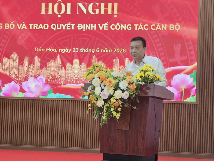 CÔNG BỐ VÀ TRAO QUYẾT ĐỊNH BỔ NHIỆM PHÓ TRƯỞNG PHÒNG KINH TẾ XÃ DÂN HOÀ- Ảnh 3.
