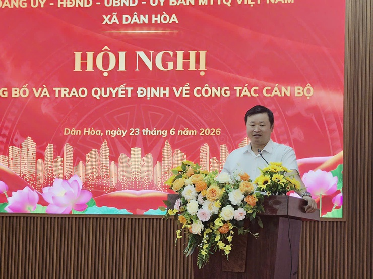 CÔNG BỐ VÀ TRAO QUYẾT ĐỊNH BỔ NHIỆM PHÓ TRƯỞNG PHÒNG KINH TẾ XÃ DÂN HOÀ- Ảnh 2.