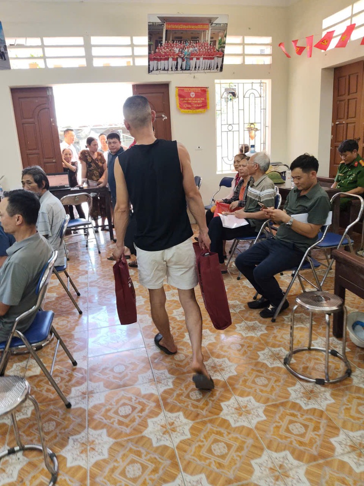 KHÔNG KHÍ SÔI NỔI, PHẤN KHỞI TẠI BUỔI CHI TRẢ TIỀN BỒI THƯỜNG, HỖ TRỢ GPMB CHO 169 HỘ DÂN THÔN HOÀNG TRUNG- Ảnh 3.