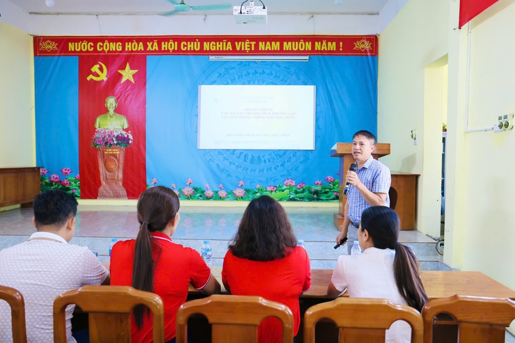 Tập huấn kỹ năng sơ cấp cứu ban đầu cho cán bộ, hội viên Chữ thập đỏ- Ảnh 4.