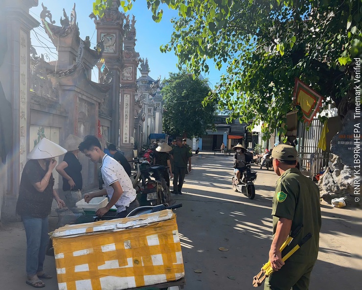 Công an xã Phú Nghĩa tiếp tục duy trì xử lý điểm nghẽn trật tự đô thị, trật tự công cộng tại khu vực chợ Bến thôn Chi Nê- Ảnh 3.