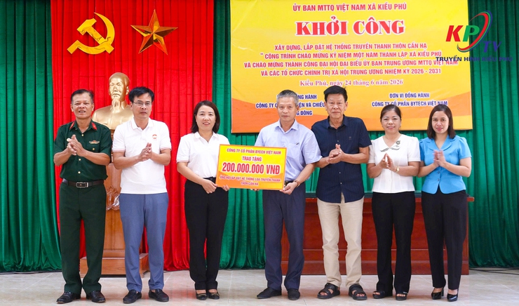 Thường trực Ủy ban MTTQ Việt Nam xã Kiều Phú đã tổ chức lễ khởi công xây dựng, lắp đặt hệ thống truyền thanh thôn Cấn Hạ.- Ảnh 3.