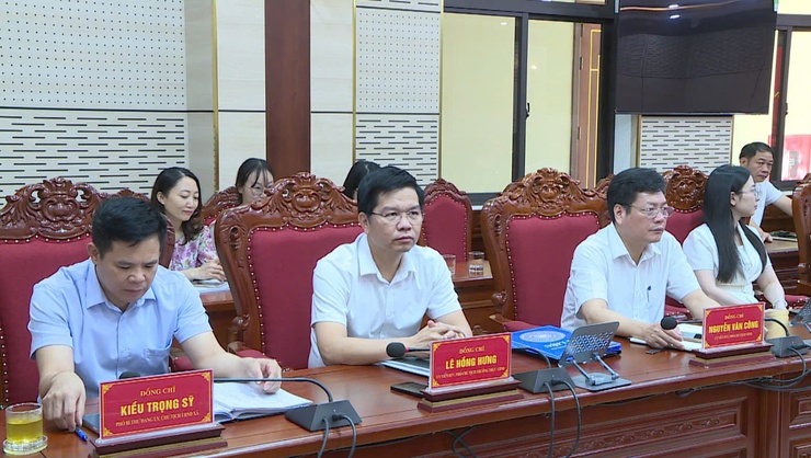 HỘI NGHỊ CÔNG BỐ VÀ TRAO QUYẾT ĐỊNH CHỈ ĐỊNH BỔ SUNG BAN CHẤP HÀNH ĐẢNG BỘ XÃ PHÚC THỌ NHIỆM KỲ 2025 – 2030- Ảnh 3.