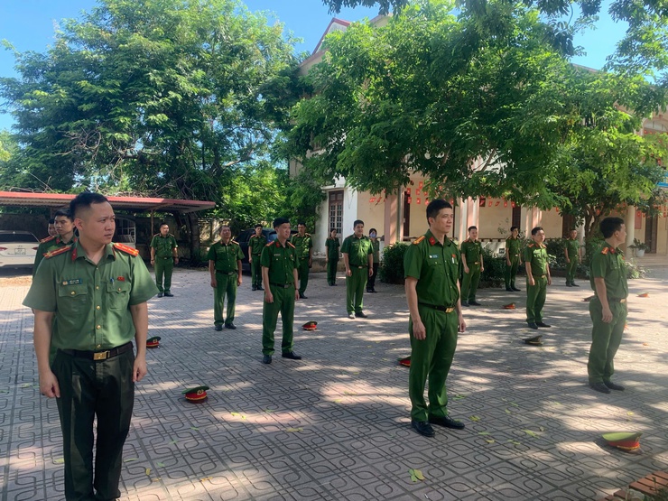 Công an xã Phú Nghĩa tổ chức tập huấn điều lệnh Công an nhân dân năm 2026- Ảnh 3.