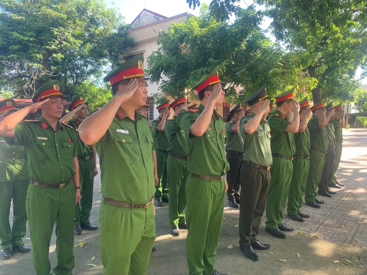 Công an xã Phú Nghĩa tổ chức tập huấn điều lệnh Công an nhân dân năm 2026- Ảnh 6.