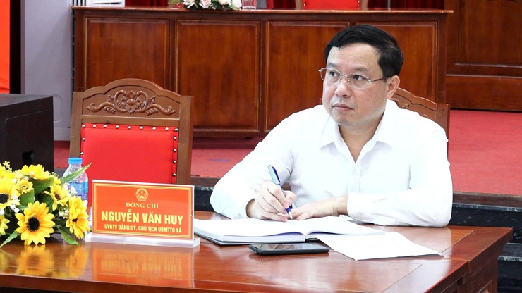 ĐẠI BIỂU HĐND XÃ BÌNH MINH THẢO LUẬN TỔ, ĐÓNG GÓP NHIỀU Ý KIẾN VÀO CÁC NỘI DUNG TRÌNH KỲ HỌP THỨ BA- Ảnh 3.