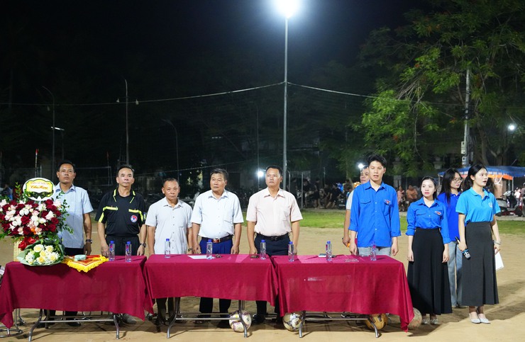 Khai mạc Giải bóng đá thiếu niên U15+ Sơn Trung năm 2026: Sân chơi mùa hè sôi động, gắn kết tuổi trẻ địa phương- Ảnh 1.