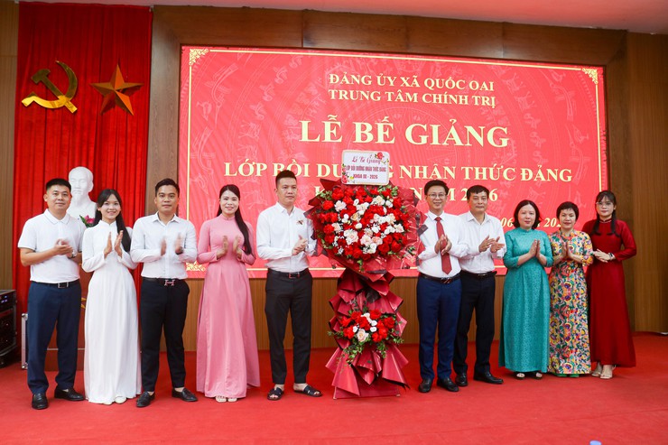 154 học viên được cấp chứng chỉ hoàn thành chương trình Bồi dưỡng nhận thức về Đảng khóa III năm 2026- Ảnh 13.