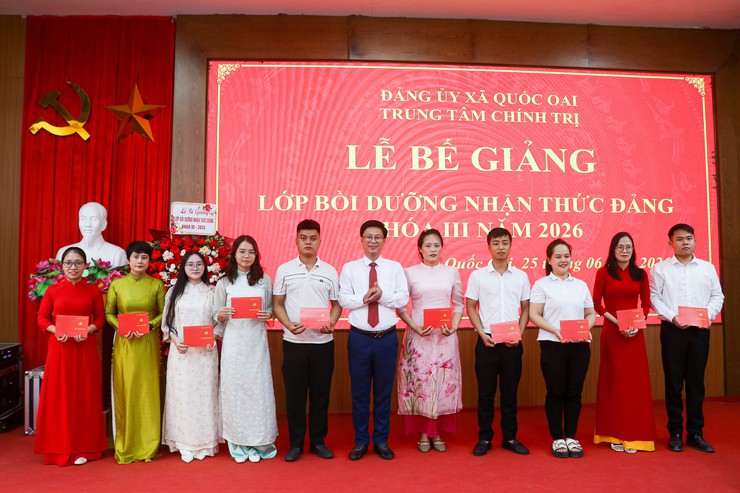 154 học viên được cấp chứng chỉ hoàn thành chương trình Bồi dưỡng nhận thức về Đảng khóa III năm 2026- Ảnh 4.