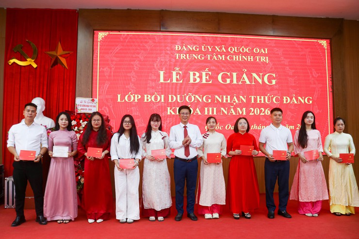 154 học viên được cấp chứng chỉ hoàn thành chương trình Bồi dưỡng nhận thức về Đảng khóa III năm 2026- Ảnh 5.