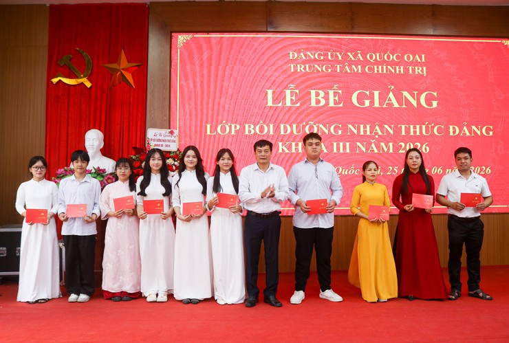 154 học viên được cấp chứng chỉ hoàn thành chương trình Bồi dưỡng nhận thức về Đảng khóa III năm 2026- Ảnh 7.