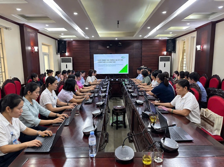 Ứng dụng HanoiWork trong quản lý, điều hành. Bước chuyển mới của Trung tâm Dịch vụ tổng hợp xã Phú Xuyên- Ảnh 1.