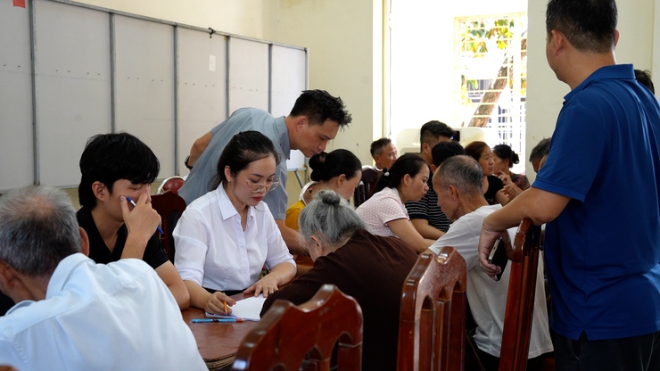 109 hộ dân thôn Tân Dân 2 nhận tiền bồi thường, hỗ trợ GPMB với tổng kinh phí hơn 20 tỷ đồng- Ảnh 2.