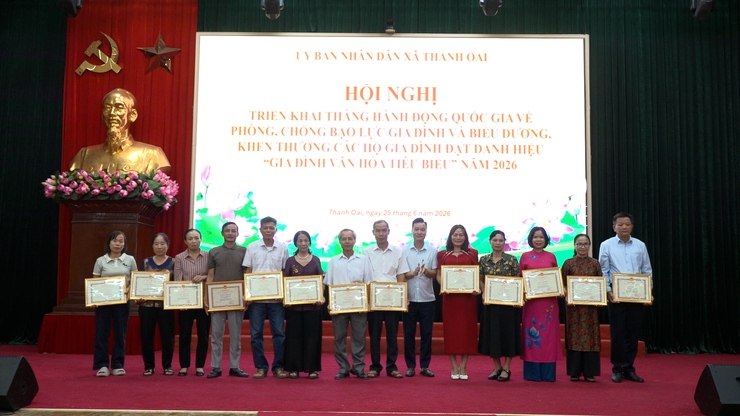 Xã Thanh Oai biểu dương 27 hộ gia đình văn hoá tiêu biểu năm 2026- Ảnh 5.
