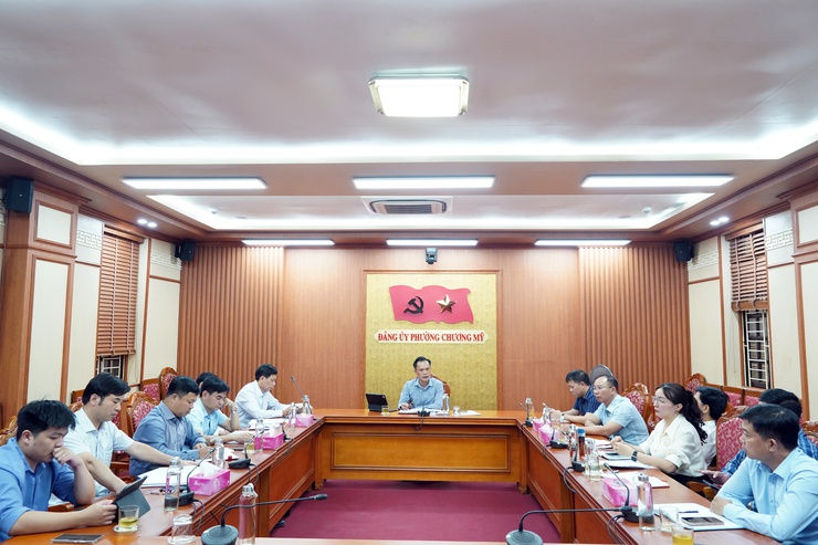 Đồng chí Bí thư Đảng ủy phường Chương Mỹ làm việc với Tổ tuyên truyền, vận động giải phóng mặt bằng Dự án cải tạo, nâng cấp Quốc lộ 6- Ảnh 2.