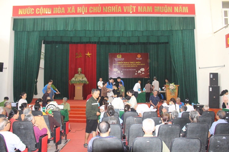 Phú Xuyên: triển khai đợt cao điểm thu nhận mẫu AND thân nhân liệt sĩ chưa xác định danh tính- Ảnh 1.