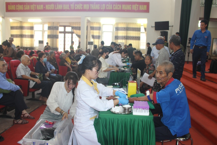 Phú Xuyên: triển khai đợt cao điểm thu nhận mẫu AND thân nhân liệt sĩ chưa xác định danh tính- Ảnh 7.