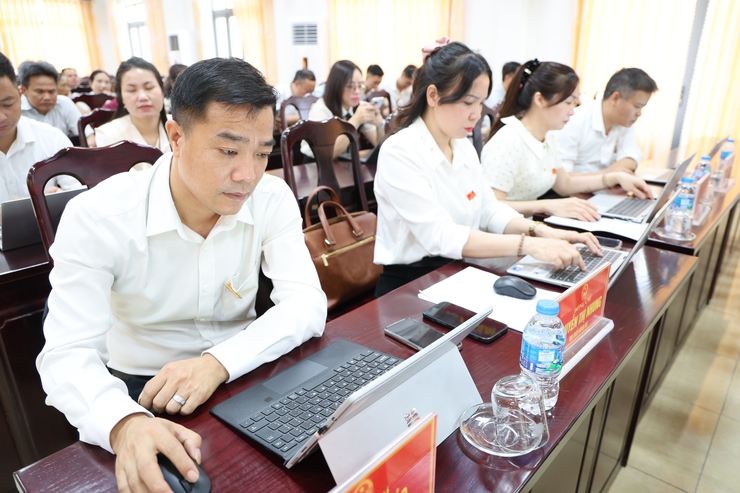 Kỳ họp thứ 3 HĐND xã Tam Hưng: Quyết nghị nhiều nội dung quan trọng, tạo động lực phát triển 6 tháng cuối năm 2026- Ảnh 9.