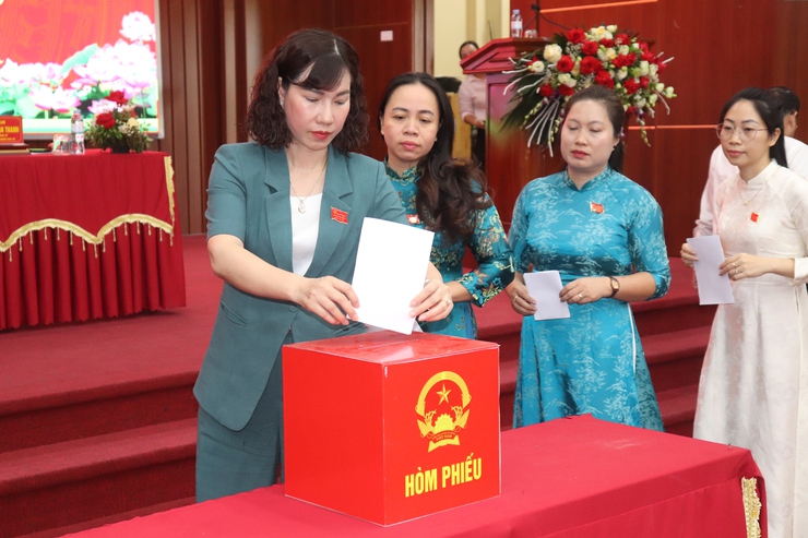 Bế mạc kỳ họp thứ hai HĐND xã Phú Xuyên (kỳ họp thường lệ giữa năm 2026) khóa II, nhiệm kỳ 2026 – 2031- Ảnh 13.