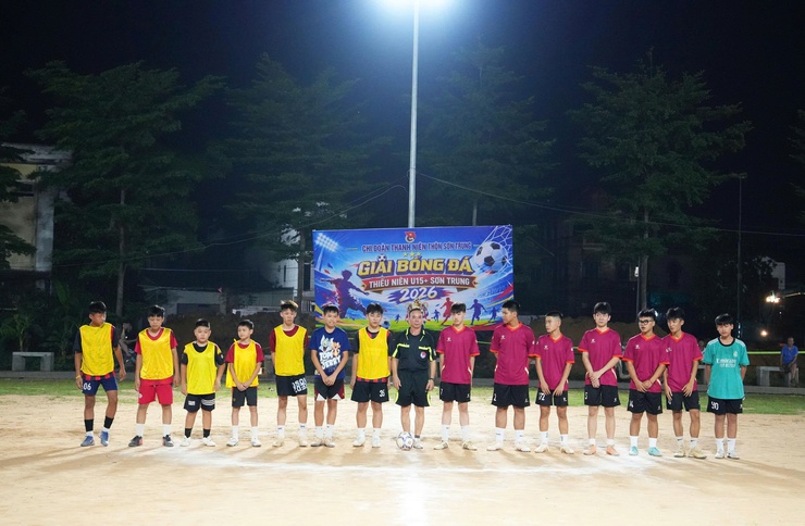 Khai mạc Giải bóng đá thiếu niên U15+ Sơn Trung năm 2026: Sân chơi mùa hè sôi động, gắn kết tuổi trẻ địa phương- Ảnh 7.
