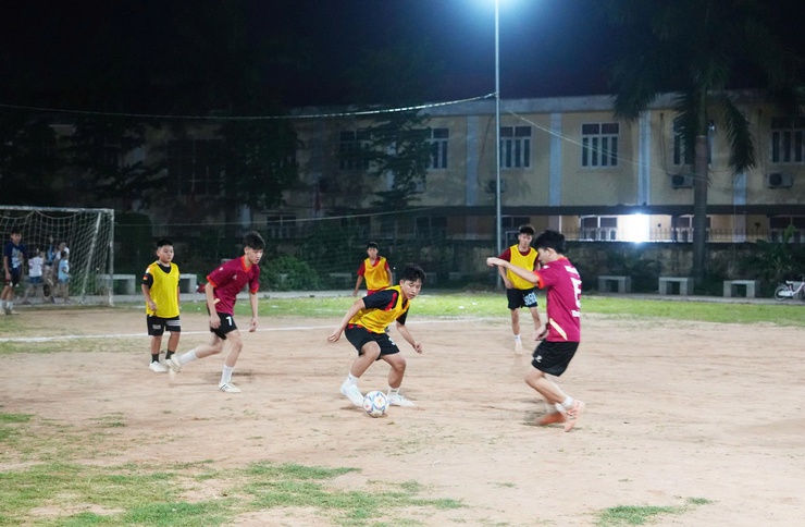 Khai mạc Giải bóng đá thiếu niên U15+ Sơn Trung năm 2026: Sân chơi mùa hè sôi động, gắn kết tuổi trẻ địa phương- Ảnh 10.