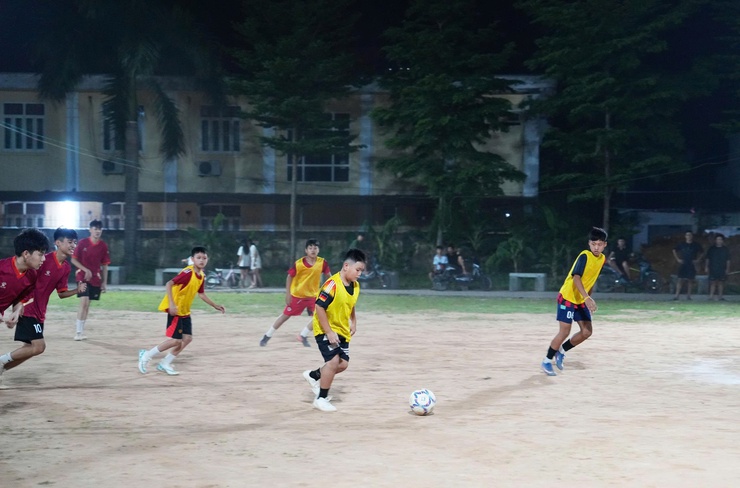 Khai mạc Giải bóng đá thiếu niên U15+ Sơn Trung năm 2026: Sân chơi mùa hè sôi động, gắn kết tuổi trẻ địa phương- Ảnh 15.
