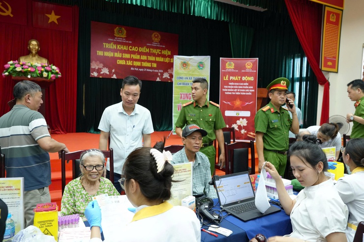 Thanh Oai triển khai cao điểm thu nhận mẫu sinh phẩm ADN thân nhân liệt sĩ chưa xác định danh tính- Ảnh 1.