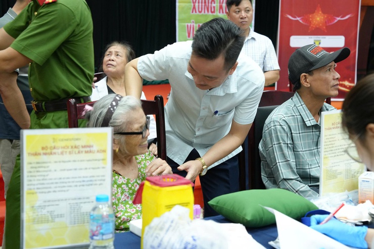 Thanh Oai triển khai cao điểm thu nhận mẫu sinh phẩm ADN thân nhân liệt sĩ chưa xác định danh tính- Ảnh 2.