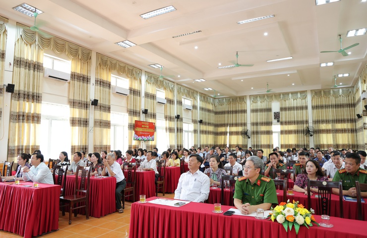 Đảng ủy xã Phú Nghĩa tổ chức Hội nghị nghiên cứu, học tập, quán triệt Nghị quyết số 02-NQ/TW ngày 17/3/2026 của Bộ Chính trị; Triển khai Luật Thủ đô 2026; Quy hoach tầm nhìn 100 năm Thủ đô Hà Nội- Ảnh 2.